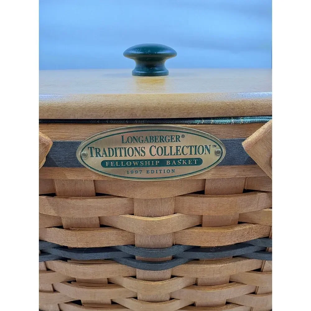1997 Longaberger Traditions Collection Fellowship Basket – Sixth Edition
